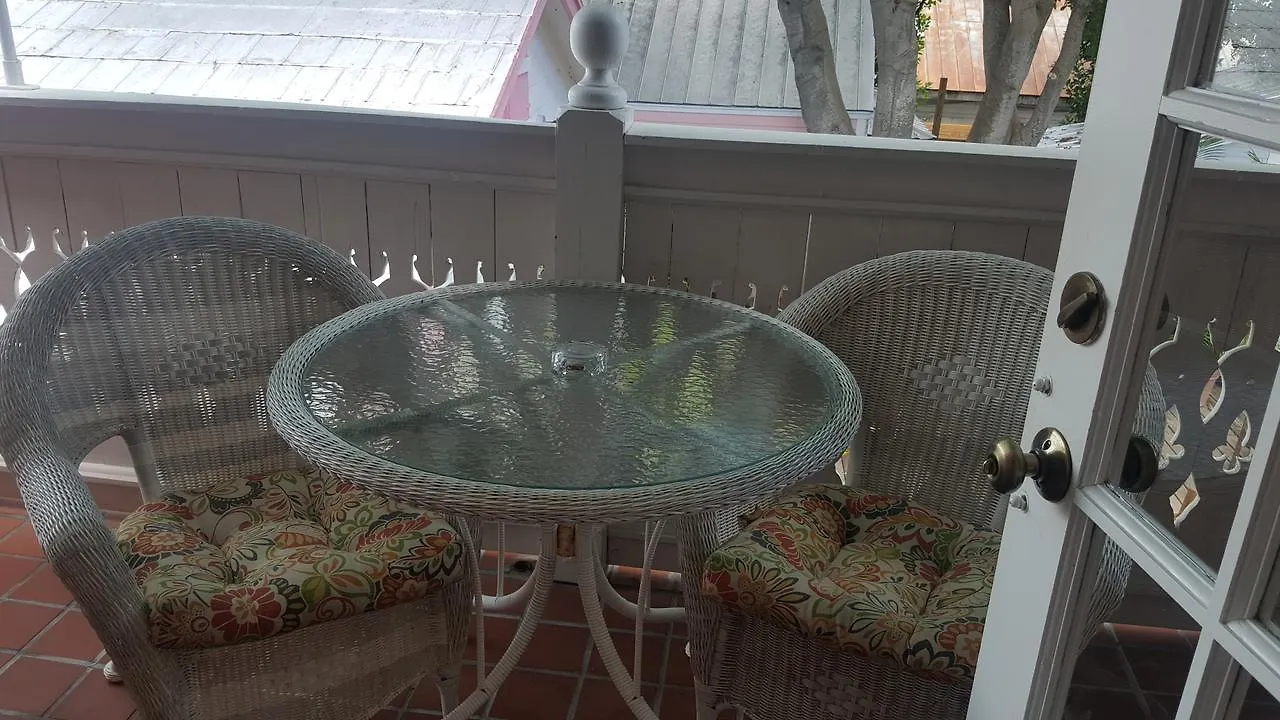 Courtney'S Place Historic Cottages & Inns Key West 2*,