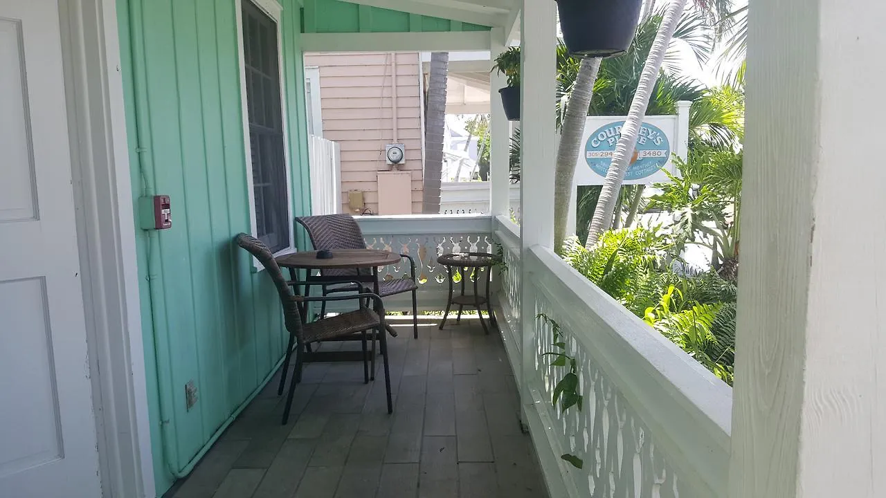 Courtney'S Place Historic Cottages & Inns Key West