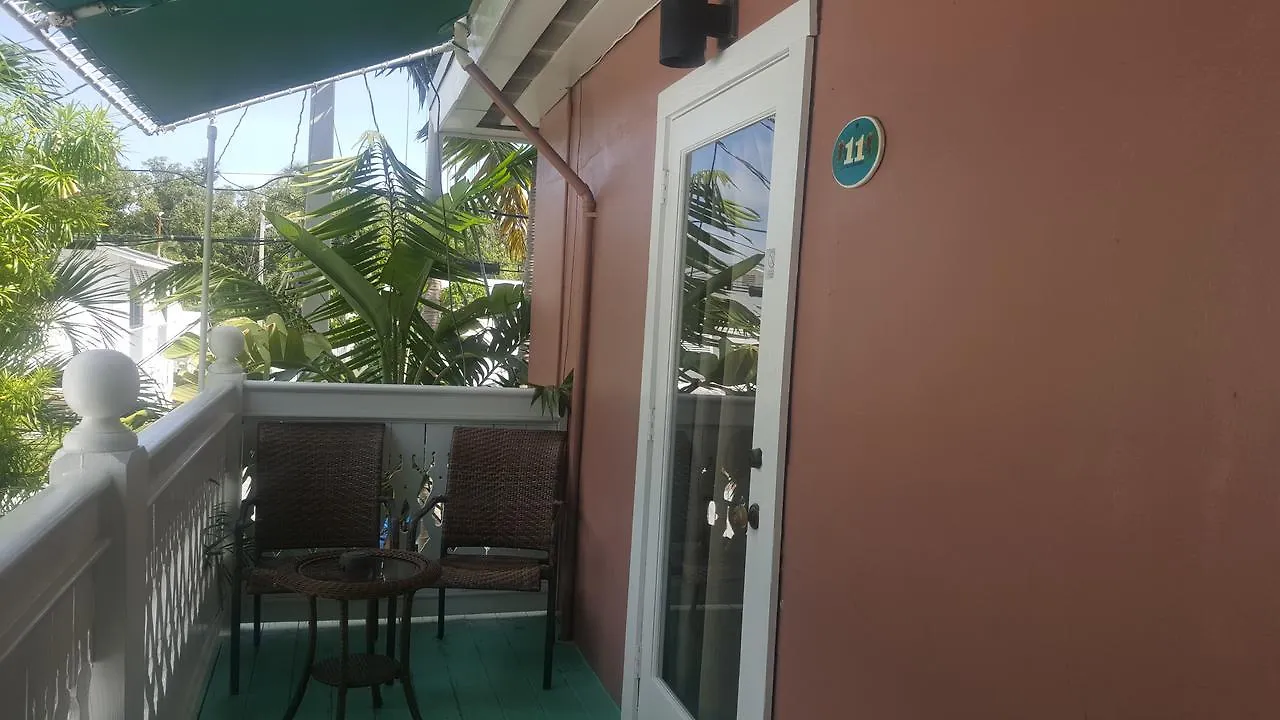 Courtney'S Place Historic Cottages & Inns Key West Guest house