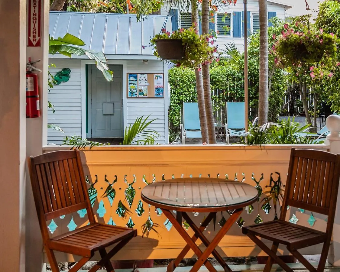 Courtney'S Place Historic Cottages & Inns Key West
